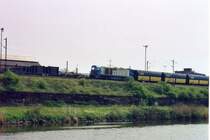 G2000 mit PKP Kohlezug am 27.4.04 vorm Saarstahlwerk in V�lklingen, abgelichtet im Rahmen des 1. DSO JuniorStammtisch Saar.