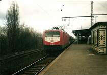 Im M�rz 1998 wartete 112 125 in Berlin Sch�neweide auf Abfahrt.