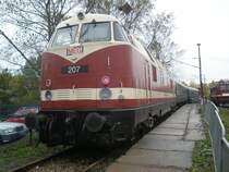 Dies war der Zubringerzug.MEG 207 und als Zuglok 112 565-7(PRESS) zum DR-Dieselloktreffen in Weimar,am 11.10.09