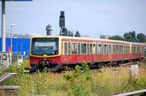 Ein S-Bahntiebzug der BR 482 f�hrt am 29.07.09 in den Ostbahnhof ein.