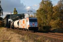 185 583-2 hvle am Nachmittag des 12.10.2009 kurz nach �berquerung des Mittellandkanals bei Peine