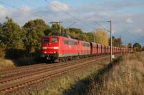 151 185-8 Railion Logistics mit Schwesterlok am Nachmittag des 12.10.2009 mit ihrem Erzpendel kurz vor �berquerung des Mittellandkanals bei Peine