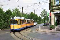 Tw 1758 biegt in die Schleife Wertstra�e in Essen-Dellwig ein (27. April 1999).