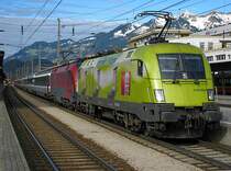 Die 1116 033 Telekom Austria ist als Master am Transalpin. Als Slave fungiert die Railjet 1116 213. Fotographiert in Bludenz um 11.35 Uhr.

Lg