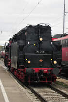 Manchmal mu� man einen Tag r�ckw�rts beginnen lassen: 41 018 nach Bereitstellung ihres Sonderzuges (Augsburg-Buchloe-Kaufering-Augsburg)  und beim anschlie�enden Umsetzen in Augsburg Hbf. Noch war ich allein... Es war auch erst kurz nach halb neun. (25.10.2009)