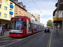 Tw 212 steht als Linie 10 an der Endhaltestelle Friesenheim zur Abfahrt bereit. Aufgenommen am 26.10.2009