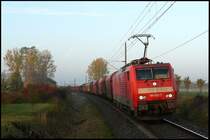 189 022-7 durchf�hrt mit FE 45504 von Rostock-Seehafen nach Malm� Godsbangard am Morgen des 23.10.2008 Kummerow. Das Foto entstand vom Bahnsteigkopf des Hp Kummerow aus.