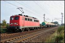 140 785-7 mit dem  Gl�hw�rmchen  nach Sassnitz-Mukran am 04.10.2007 kurz vorm Abzweig Srg.