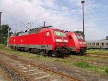Die 120 135-8 neben 101 062-6 im BW Berlin-Lichtenberg.Aufgenommen auf dem 1.BW-Fest in Berlin-Lichtenberg.(21.05.05)