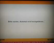 Da� Rechner abst�rzen ohne zu fallen, das kennt man schon. Aber hier wird gleich ein ganzer Fahrkartenautomat hochgefahren. Ich habe gewartet, nichts passierte. Alles nur Bluff!