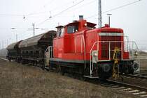 Mit freundlichen Gr��en des Lokf�hrers f�hrt 363 703-0 mit ihrer �bergabe am 24.03.05 durch Angersdorf.