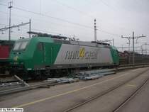 Die 185 533-7 genoss am 16.4.05 in Muttenz das Wochenende.