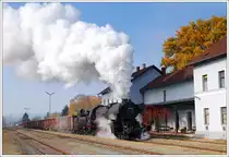 52.7612 mit dem Planr�benzug VG 75013 von Mistelbach nach Hohenau am 31.10.2009 bei der Durchfahrt in Mistelbach Lb.