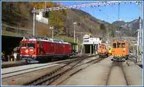 Die Zweikraftlok Gem 801  Steinbock  posiert f�r den Foto-(Grafen) neben der Ge 2/2 161 und der De 2/2 151 in Poschiavo. (11.11.2009)