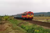 M41 2106 mit R 5422 vor Putnok (13.10.2009)
