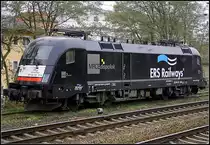 ERS ES 64 U2-034 abgestellt und wartet auf neue Aufgaben (NVR-Nummer 9180 6182 534-8 D-DISPO, angemietet von MRCE, gesichtet Berlin K�penick 16.11.2009)