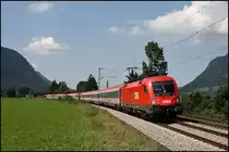 1116 278 besitzt LED-Lichter und legt sich bei ca. 30 �C mit dem OEC 668, Graz Hbf – Bregenz, in die Kurve. (05.08.2009)