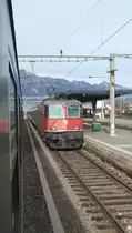 In Buchs SG kreuzt am 13.11.09 unser REX einen GegenREX mit der Re 4/4  11195.