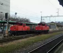 Zwilinge: Am 13.11.09 waren in Gossau die Ee 3/3 16401 (abgestellt) und die 16404 zu sehen. W�hrend dem die �ltere ruhen darf, steht die nur ein paar Wochen j�ngere im Einsatz der SBB Cargo.