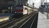 Um 14.34Uhr am 26.11.2009 fuhr 155 139-9 mit einem gemischten G�terzug auf Gleis 6 durch den Magdeburger Hauptbahnhof.