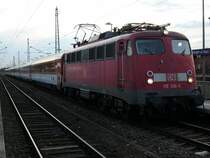 115 336 mit dem EC 378 Wien-Binz am Abend vom 03.September 2009 in Bergen/R�gen.