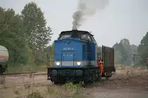 EGP raucht mit ihrer 202 547 �ber die Ladestrasse in Hagenow. 28.09.2009