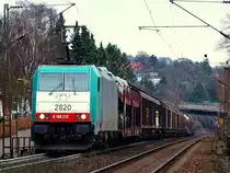 186 212 kommt mit einem gem. G�terzug von Aachen West die Rampe der Montzenroute zum Gemmenicher Tunnel hoch.