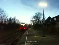 Rückfahr des kürzesten Zuglaufes auf der Strecke Hof - Bad Steben: 628 413 gibt gleich Gas und fährt in Sekunden zurück vom Bahnhof Hof Neuhof zum Hofer Hauptbahnhof. Aufnahme vom 3.12.2009 morgens um ca 7.22 Uhr