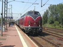 V200-116 am Bad Bentheim
28. 05 2005
Alternatieve zugkraft da die dampfloks durch waldfeuergefahr nicht weiter fahren durften.
