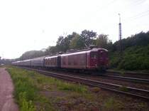Die beiden ehemaligen SBB-Loks Re 4/4 fuhren am 18.05.2005 durch Laufach in Richtung N�rnberg.