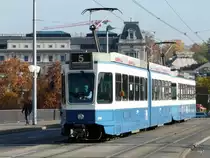 VBZ - Herbstbilder - Tram Be 4/6 2068 unterwegs in der Stadt Z�rich am 01.11.2009