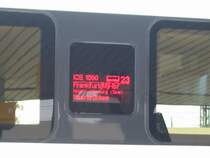 Au�enanzeige eines ICE-T2.