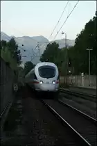 411 010 „Naumburg(Saale)“ ist als ICE 109 (?) von Berlin nach Innsbruck Hbf unterwegs. (06.08.2009)