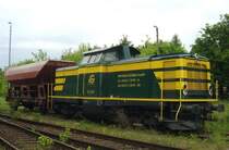 211.074 der Erfurter Gleisbau GmbH steht am 02.06.2005 abgestellt im Bahnhof S�mmerda.