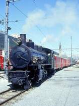 RhB Dampfzug 3153 f�r Verein der Danpffreunde der RhB von Davos-Platz nach Filisur vom 10.05.1998 in Davos-Platz mit Dampflok G 4/5 108 - B 2305 - B 2301 - B 2247 - B 2246 - B 2245 - D� 4052I - B� 2060 - A� 1102. Hinweis: Wegen gro�er Beteiligung der Muttertags-Rundfahrt und nicht gen�gend gr�ner Wagen (alle waren bereits im Zug eingereiht) mu�ten noch zwei rote Fliegender-Rh�tier-Wagen im Dampfzug mitgef�hrt werden. Von Davos bis Filisur Einreihung hinter der Dampflok, von Filisur nach Landquart dann als Schlu�l�ufer! 