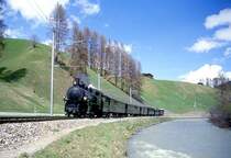 RhB Dampfzug 3153 f�r Verein der Dampffreunde der RhB von Davos-Platz nach Filisur vom 09.05.1999 bei Davos-Lengmatte mit Dampflok G 4/5 107 - B 2245 - B 2246 - D� 4052II - B� 2060 - C� 2012 - A� 1102.