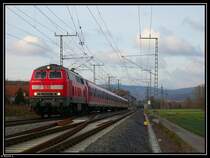 218 483 zieht einen Fussball-Sonderzug durch das anf�ngliche Elsenztal und erreicht in K�rze Meckesheim. Aufgenommen am 12.12.2009