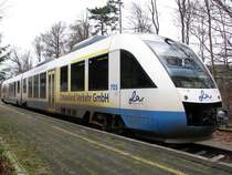 Leicht angeschmutz vom t�glichen Einsatz wartet  der Lint der OLA auf die R�ckfahrt nach Parchim im Bahnhof von Gadebusch