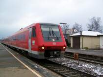 611 512 und Zug als Ersatzverkehr nach Ulm Hbf f�r IC 118, Aulendorf, 13.12.09, IC 118 nach M�nster (Westf) Hbf hatte wegen Personenschaden 110min Versp�tung und endete in Essen Hbf