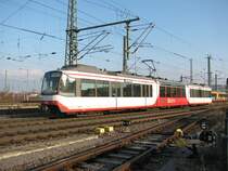 Tw 848 bei der Fahrt vom Heilbronner Bahnhofsvorplatz quer �bers Bahnhofsvorfeld Richtung Schwaigern