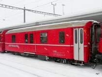 RhB - Gep�ckwagen D 4215 im Bahnhof Samedan am 04.12.2009