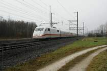 ICE 74 f�hrt am 12.12.09 von Rupperswil Richtung Aarau.