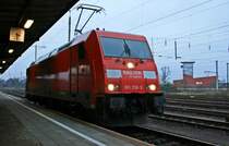 185 256-5 am 11.12.09 im Bahnhof Guben