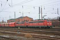 151 106-2 und 151 110-4 am 15.12.09 im Bahnhof Guben