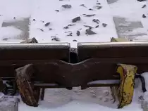 Behelfsm��ig gesicherter Bruch einer Naht. Zuvor klang es dort recht unangenehm. 
1 612er ist mit normaler geschw. dr�ber die folgenden mit Schritt und unter Beobachtung.