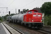 212 034-3 mit einem Spritzzug bei der Durchfahrt durch Dettingen am Main am Km 30,6 am 3.07.09