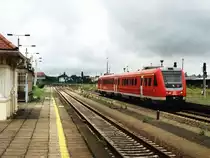 612 103-2/612 603-1 mit RB 17003 Dresden Hauptbahnhof-G�rlitz auf Bahnhof G�rlitz am 22-7-2005. Bild und scan: Date Jan de Vries. 