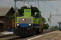 Nach dem Verschieben der Waggons fuhr Tm 235 091-6 wieder zur�ck in die Richtung von Brig, 23. Juli 2009.