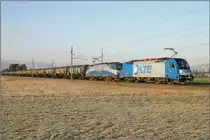 LTE Kesselwagenzug 48430 bespannt mit LTE 1216 910 und Adria Transport 1216 921 auf dem Weg von Koper nach Schwechat.
Lind bei Zeltweg