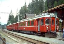 RhB Extrazug FLIEGENDER RH�TIER f�r RH�TIA TOURS 3574 von Bever nach Davos-Platz vom 29.08.1996 in Wiesen mit Triebwagen ABe 4/4 503 - D� 4054 - B 2301 - A 1252. Hinweis: Triebwagen wurde 1998 in Steuerwagen umgebaut, nach mehreren Probefahrten im Juni 1998 abgebrochen!